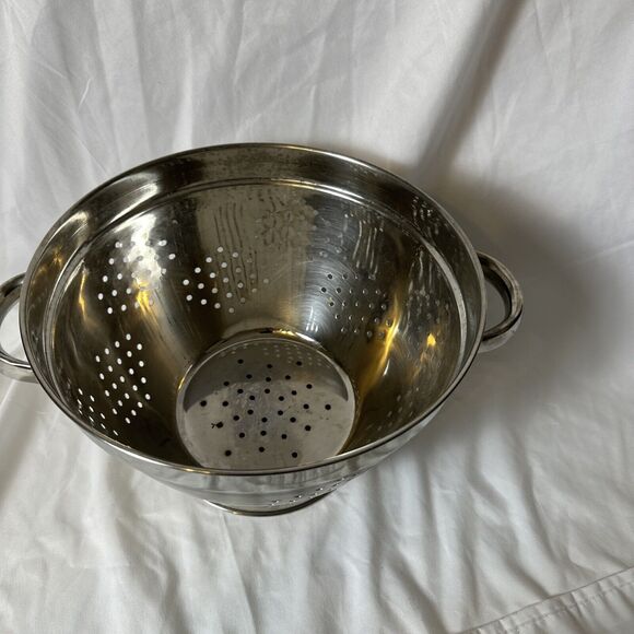 STAINLESS STEEL 18/10 - HEAVY DUTY - 5 Qt. 10" COLANDER WITH HANDLES & BASE‎ - Picture 4 of 12